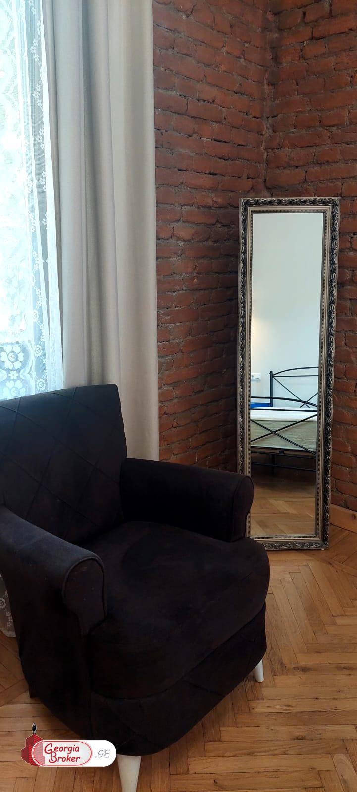 ქირავდება ახალი გარემონტებული 6 ოთახიანი ბინა ვერის პარკთან